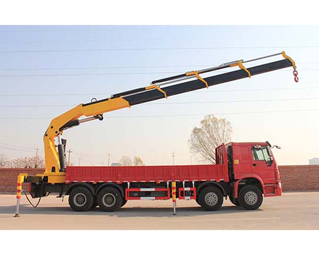 隨車(chē)起重動(dòng)輸車(chē)、隨車(chē)吊